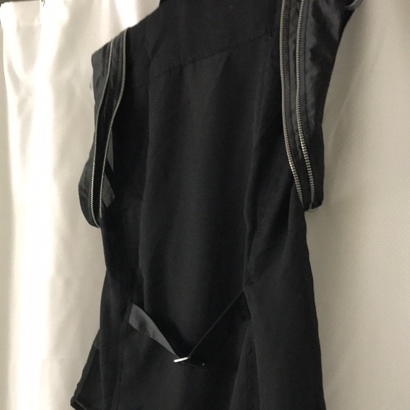 BLVD Vest with Zippers details - Picture 11 of 16